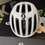 casco-bicicleta-scott-centric-plus-blanco-rainbow-amarillo-280405-rg-bikes-silleda-2804057805-sillebike-2