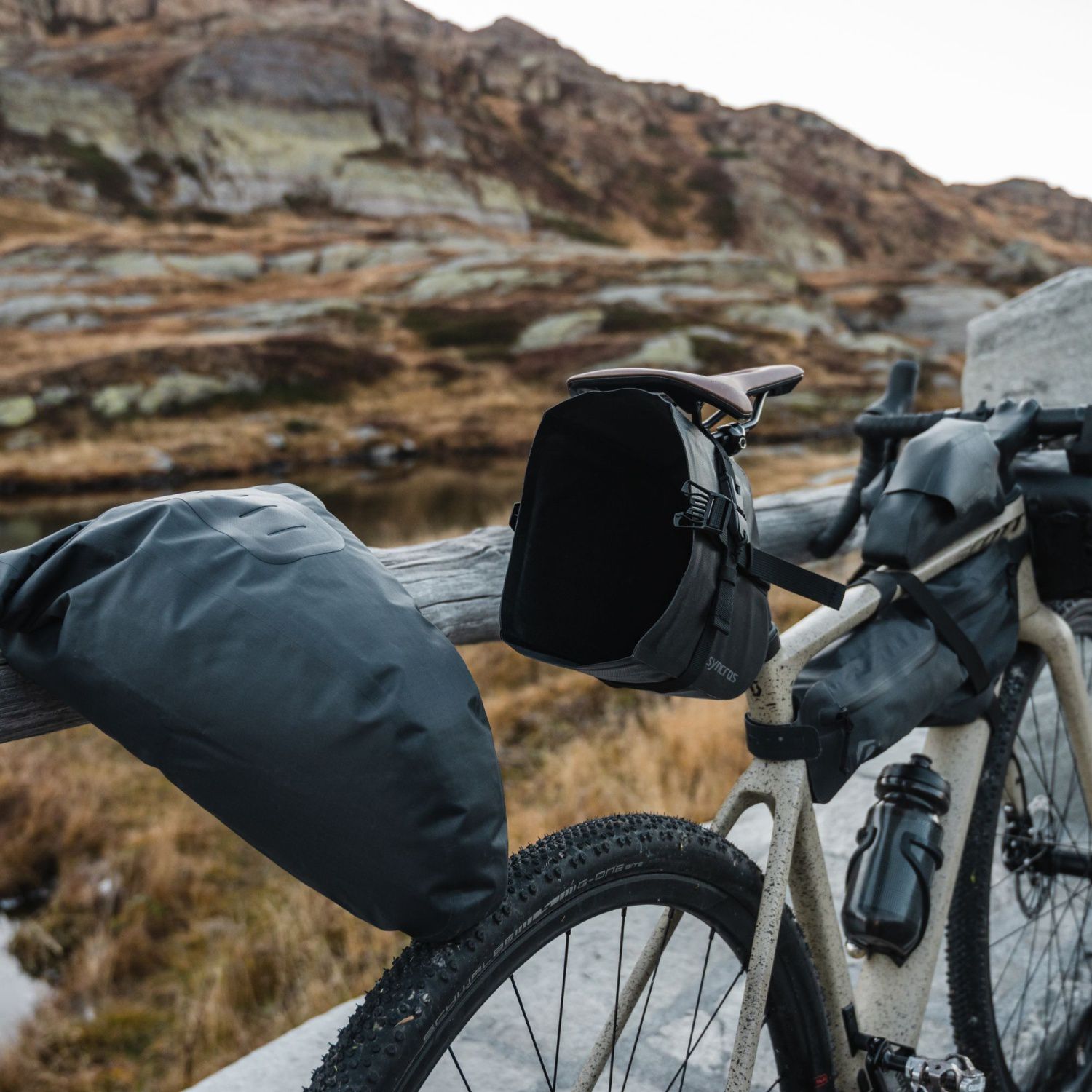 ALFORJA / MOCHILA SILLIN BIKEPACKING SYNCROS 296435 - Imagen 6