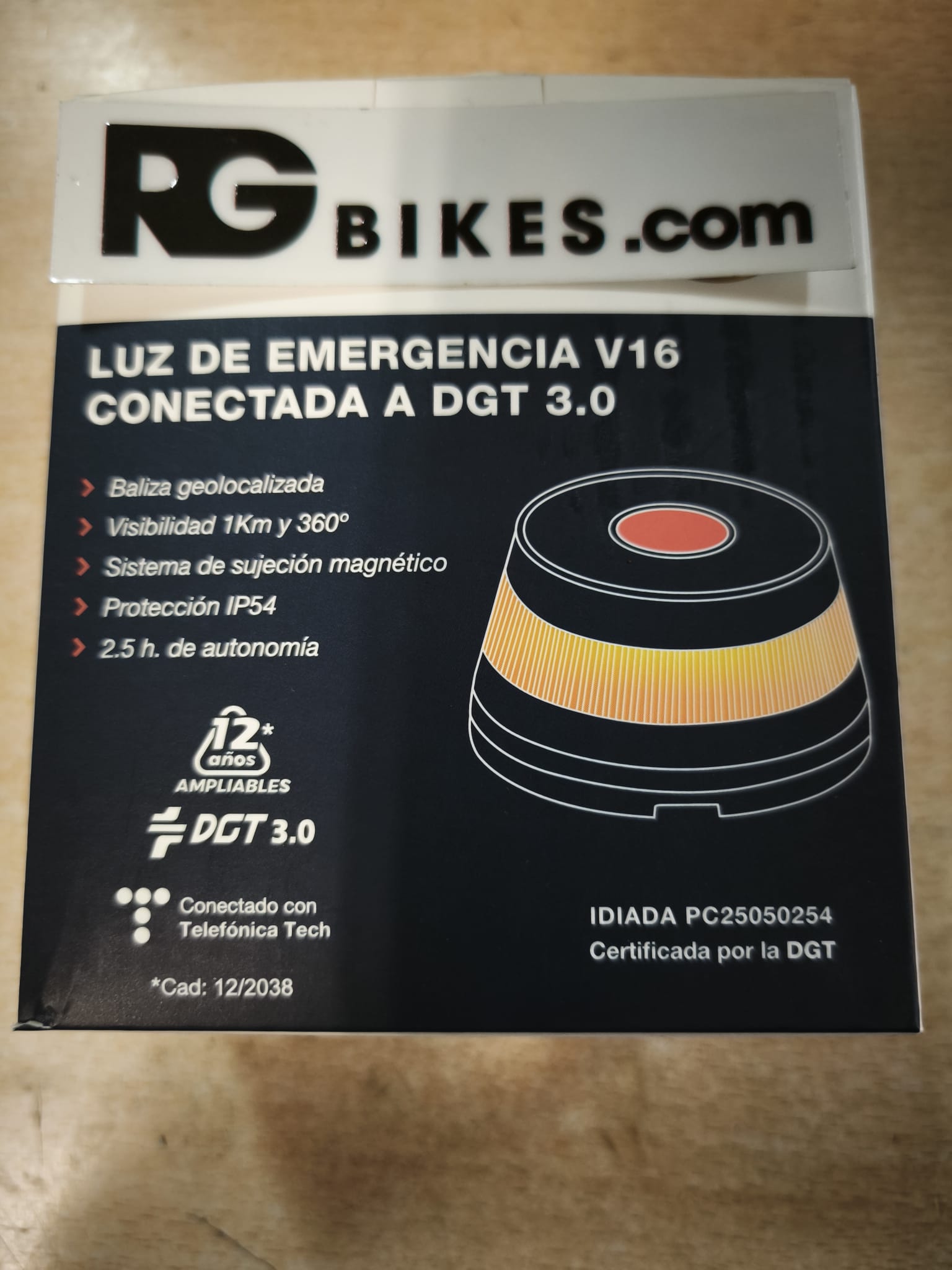 LUZ DE EMERGENCIA V16 CONECTADA A DGT 3.0 BALIZA HOMOLOGADA DGT 2026 - Imagen 2