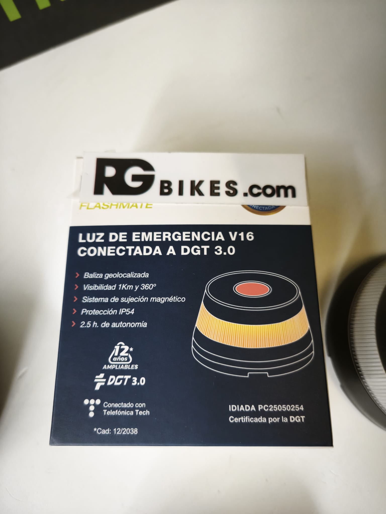 LUZ DE EMERGENCIA V16 CONECTADA A DGT 3.0 BALIZA HOMOLOGADA DGT 2026 - Imagen 5